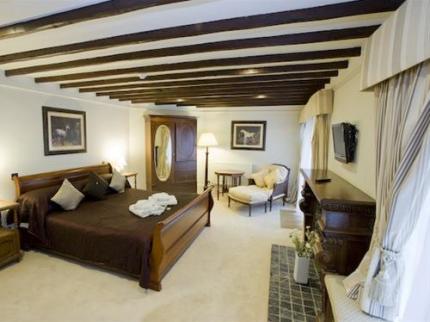 High Corner Inn